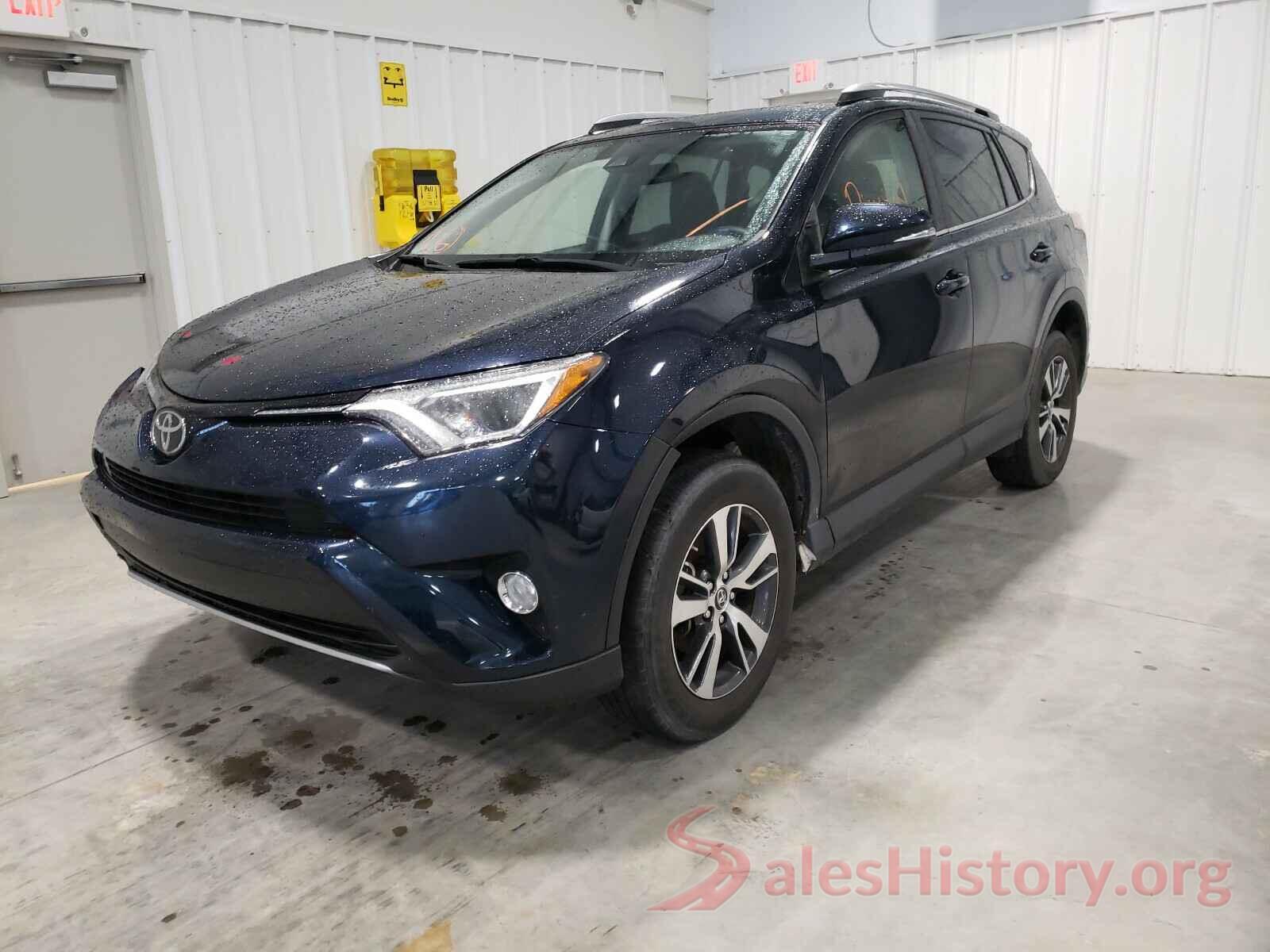 JTMWFREV9JD121895 2018 TOYOTA RAV4