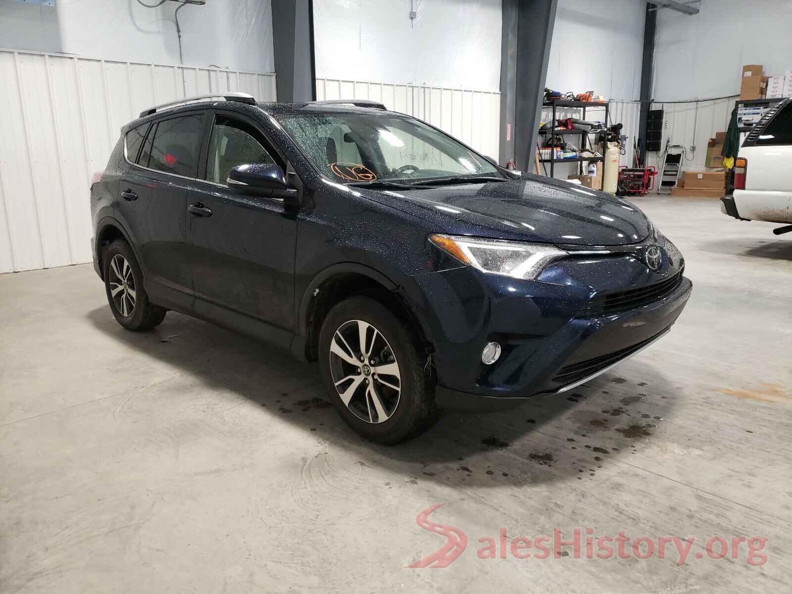 JTMWFREV9JD121895 2018 TOYOTA RAV4