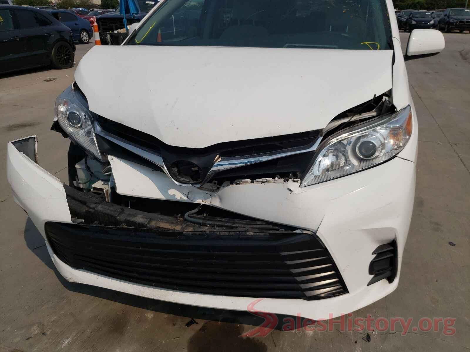 5TDKZ3DC7JS963528 2018 TOYOTA SIENNA