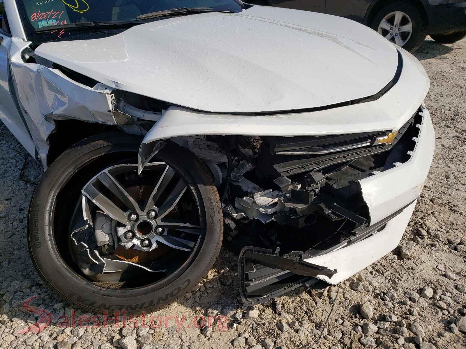 2016 CHEVROLET CAMARO VIN 1G1FB3DX0G0172030, interior center console