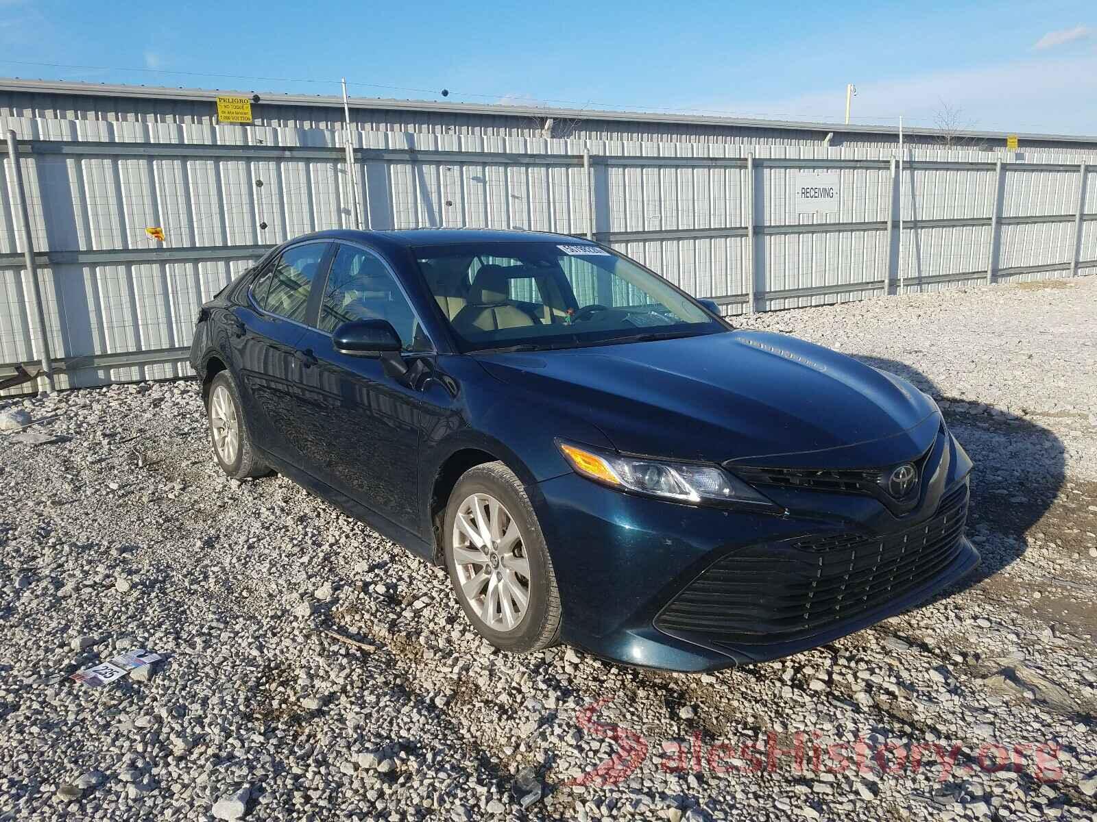 4T1B11HK7JU578877 2018 TOYOTA CAMRY