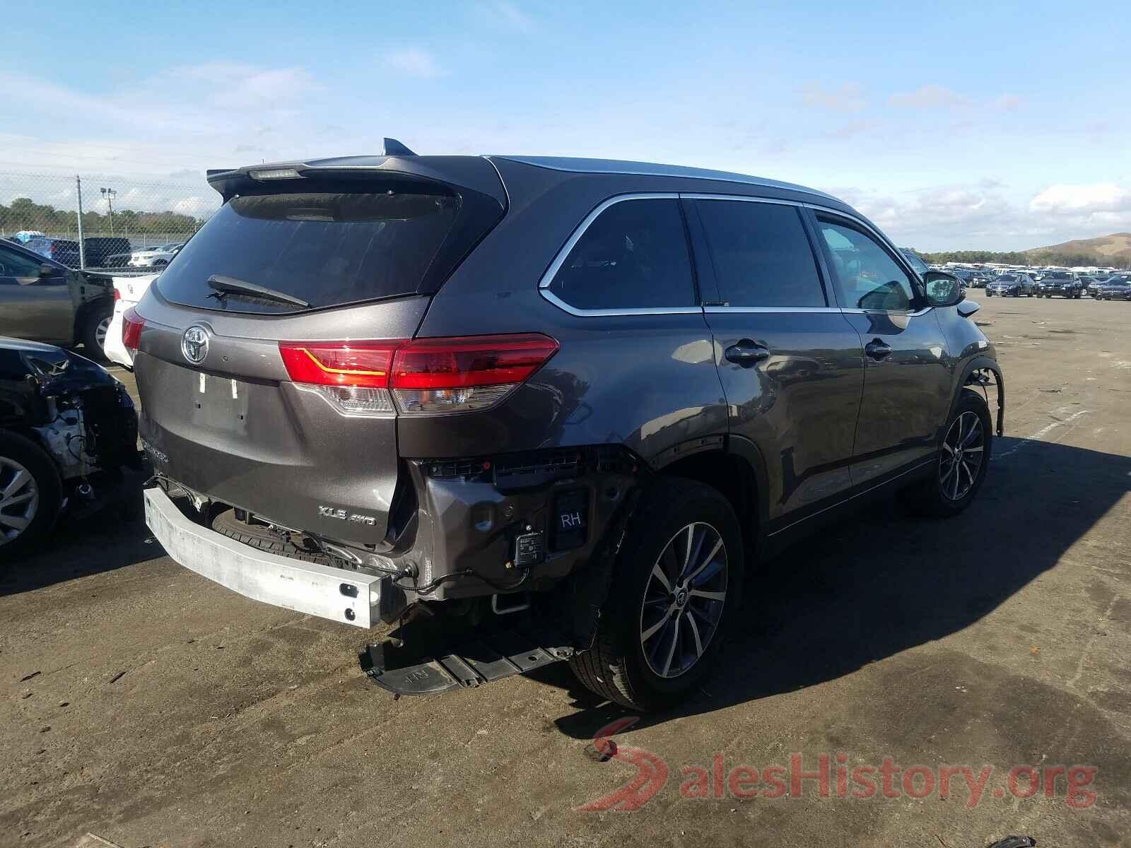 5TDJZRFH2JS852957 2018 TOYOTA HIGHLANDER