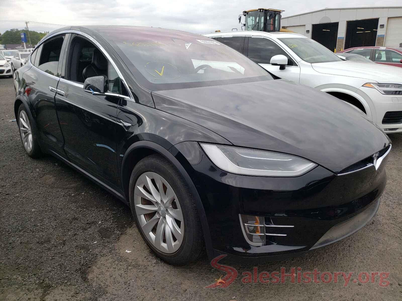 5YJXCDE26JF088711 2018 TESLA MODEL X