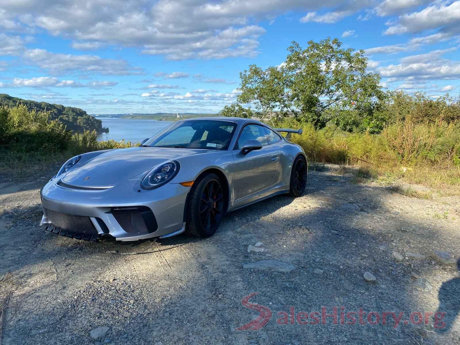 WP0AC2A96JS175945 2018 PORSCHE 911