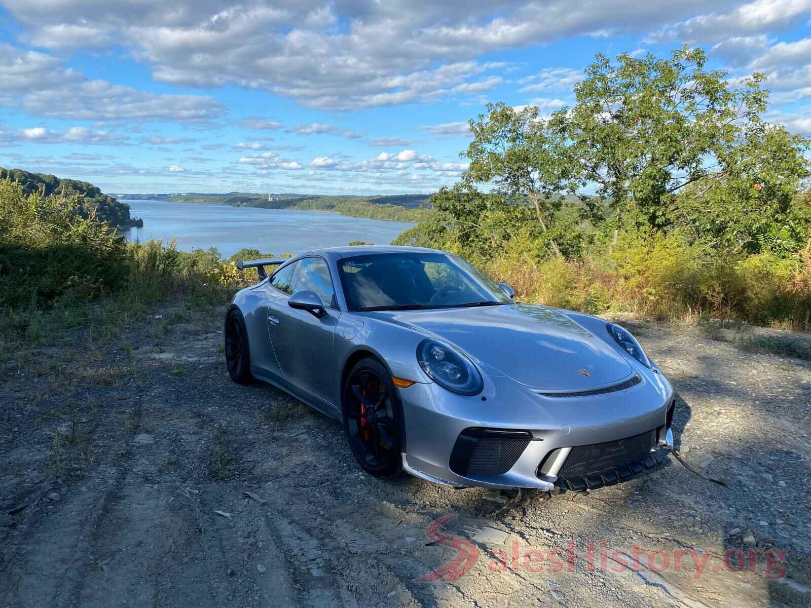 WP0AC2A96JS175945 2018 PORSCHE 911