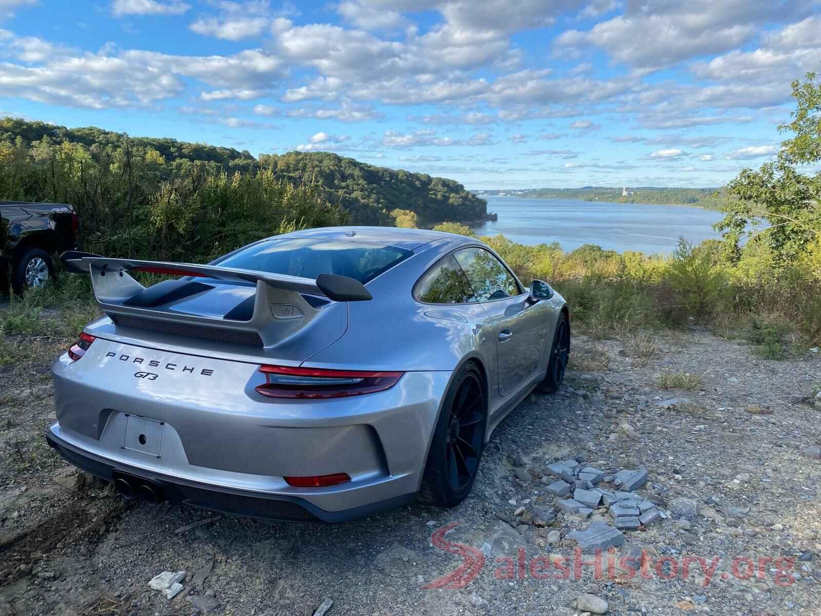 WP0AC2A96JS175945 2018 PORSCHE 911