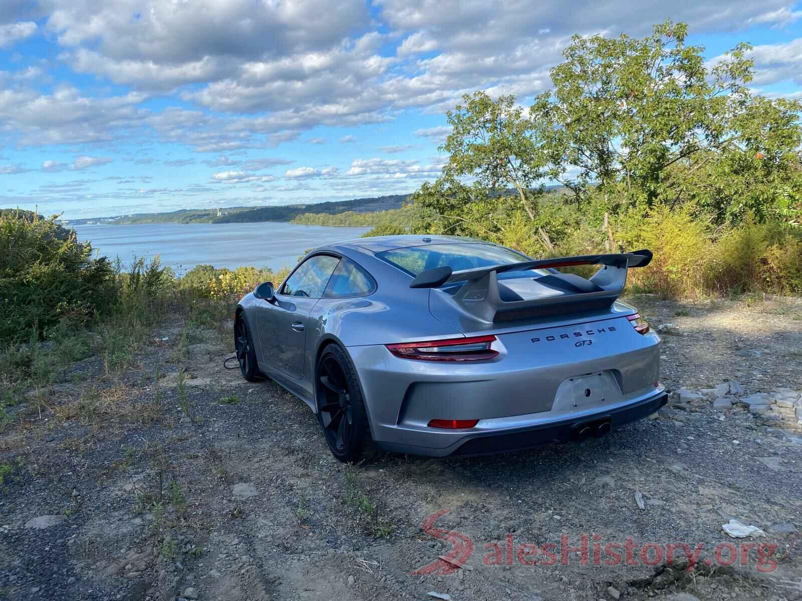 WP0AC2A96JS175945 2018 PORSCHE 911