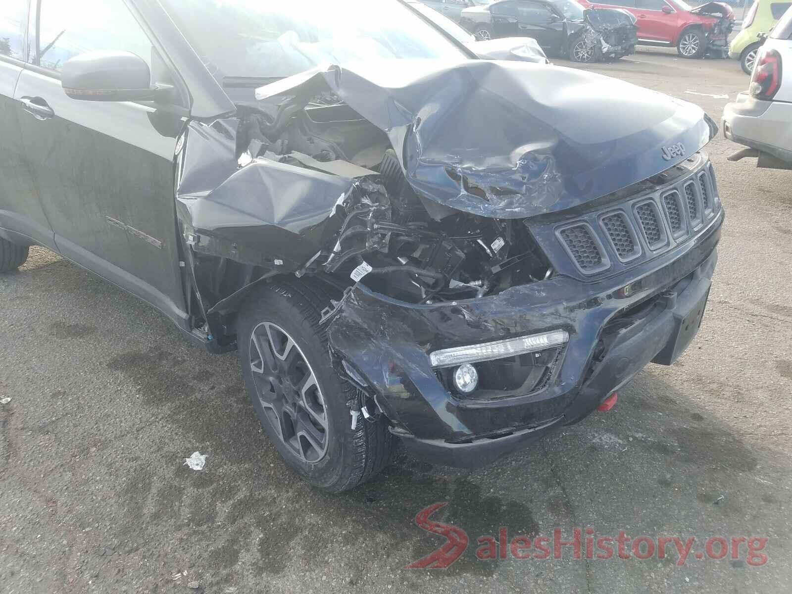 3C4NJDDB4KT697765 2019 JEEP COMPASS