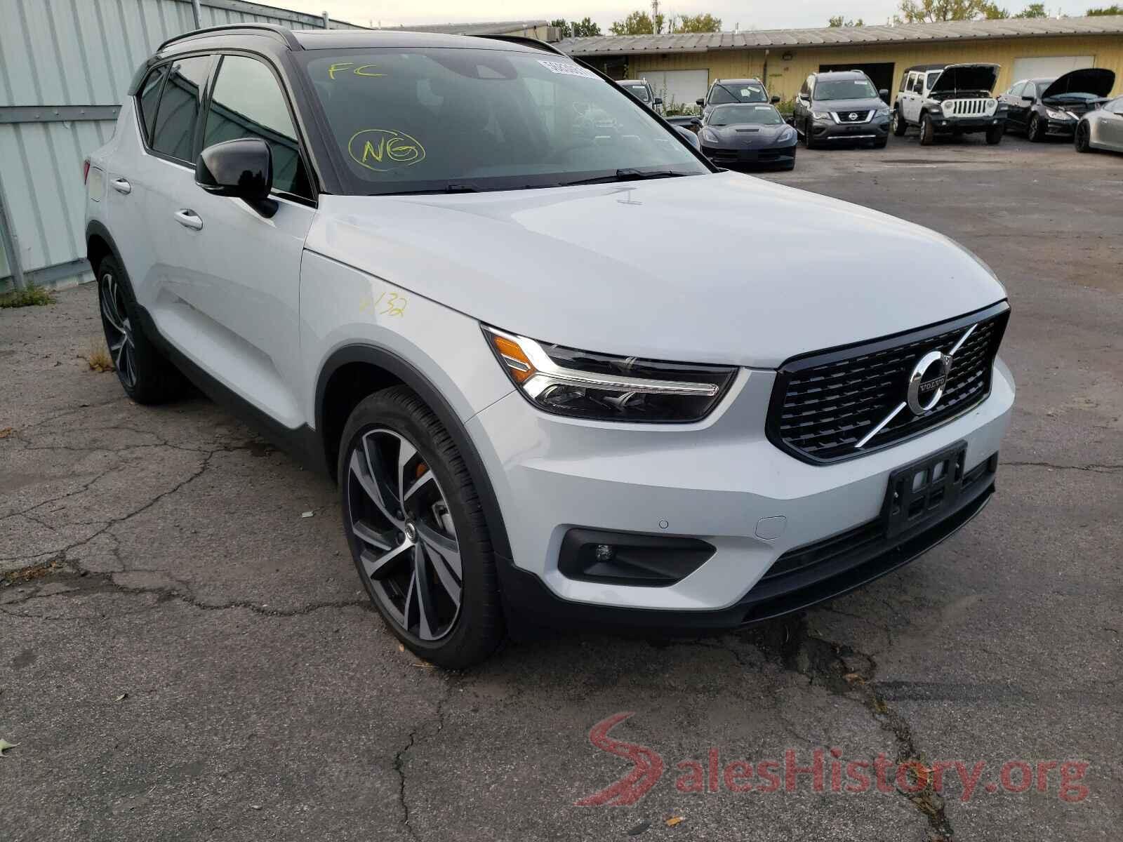 YV4162UM6M2471587 2021 VOLVO XC40