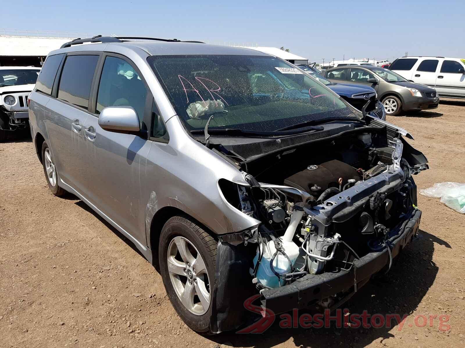 5TDKZ3DC9JS964809 2018 TOYOTA SIENNA