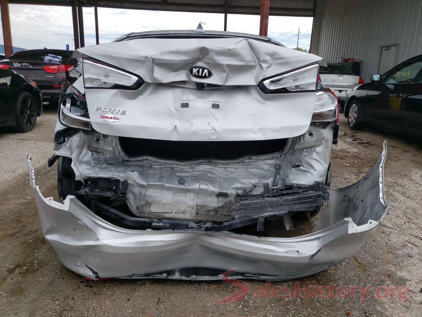 3KPFL4A79JE281907 2018 KIA FORTE