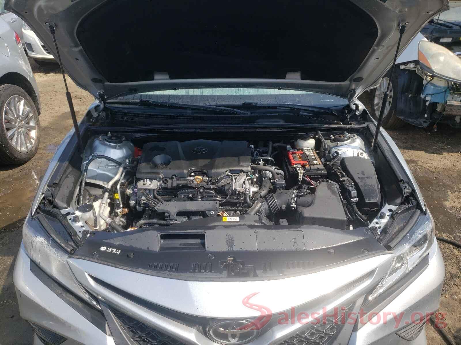 4T1B11HK8JU607559 2018 TOYOTA CAMRY