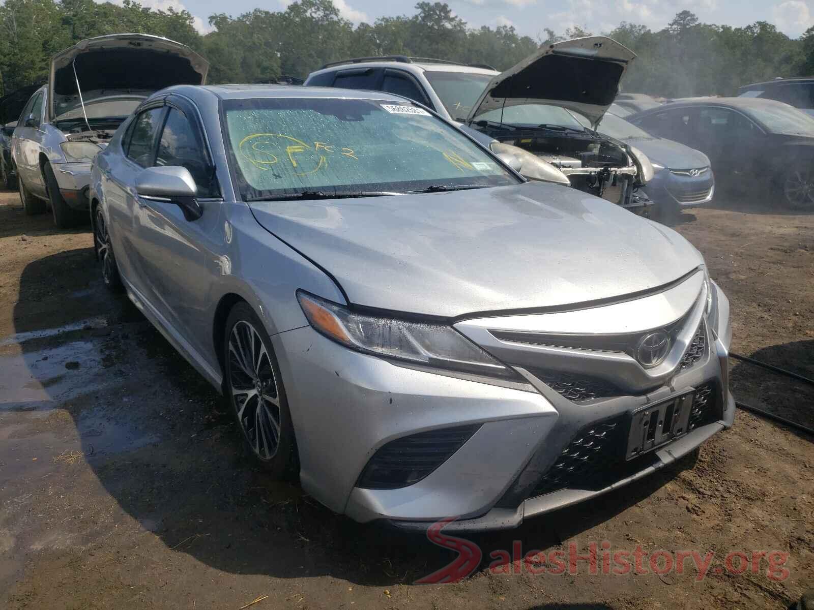 4T1B11HK8JU607559 2018 TOYOTA CAMRY