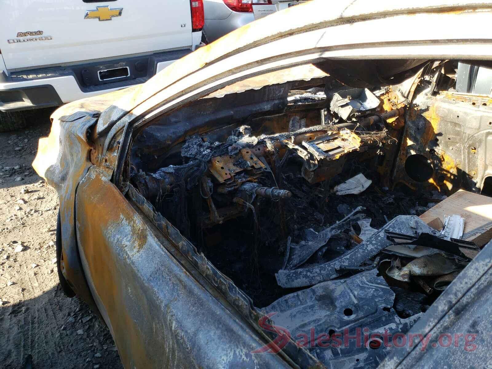 JTMBFREV7JJ215984 2018 TOYOTA RAV4