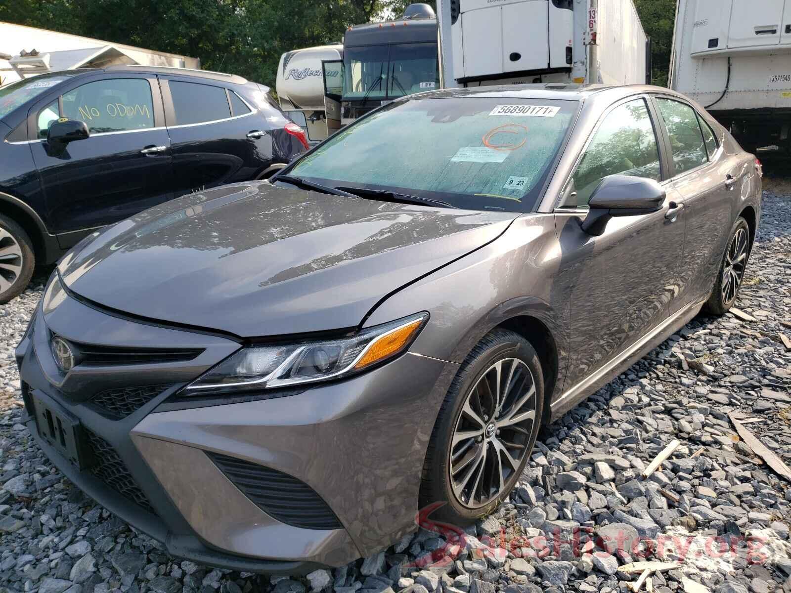 4T1B11HK0JU667982 2018 TOYOTA CAMRY