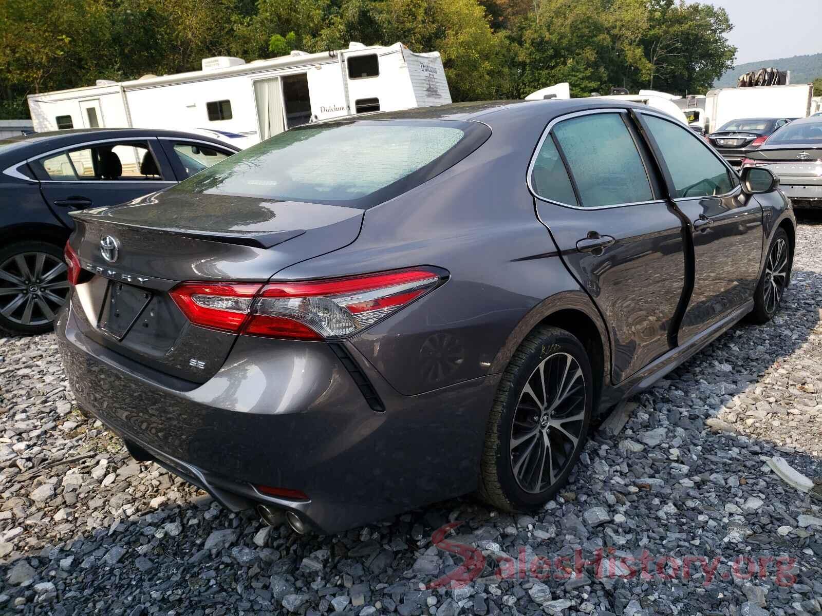 4T1B11HK0JU667982 2018 TOYOTA CAMRY