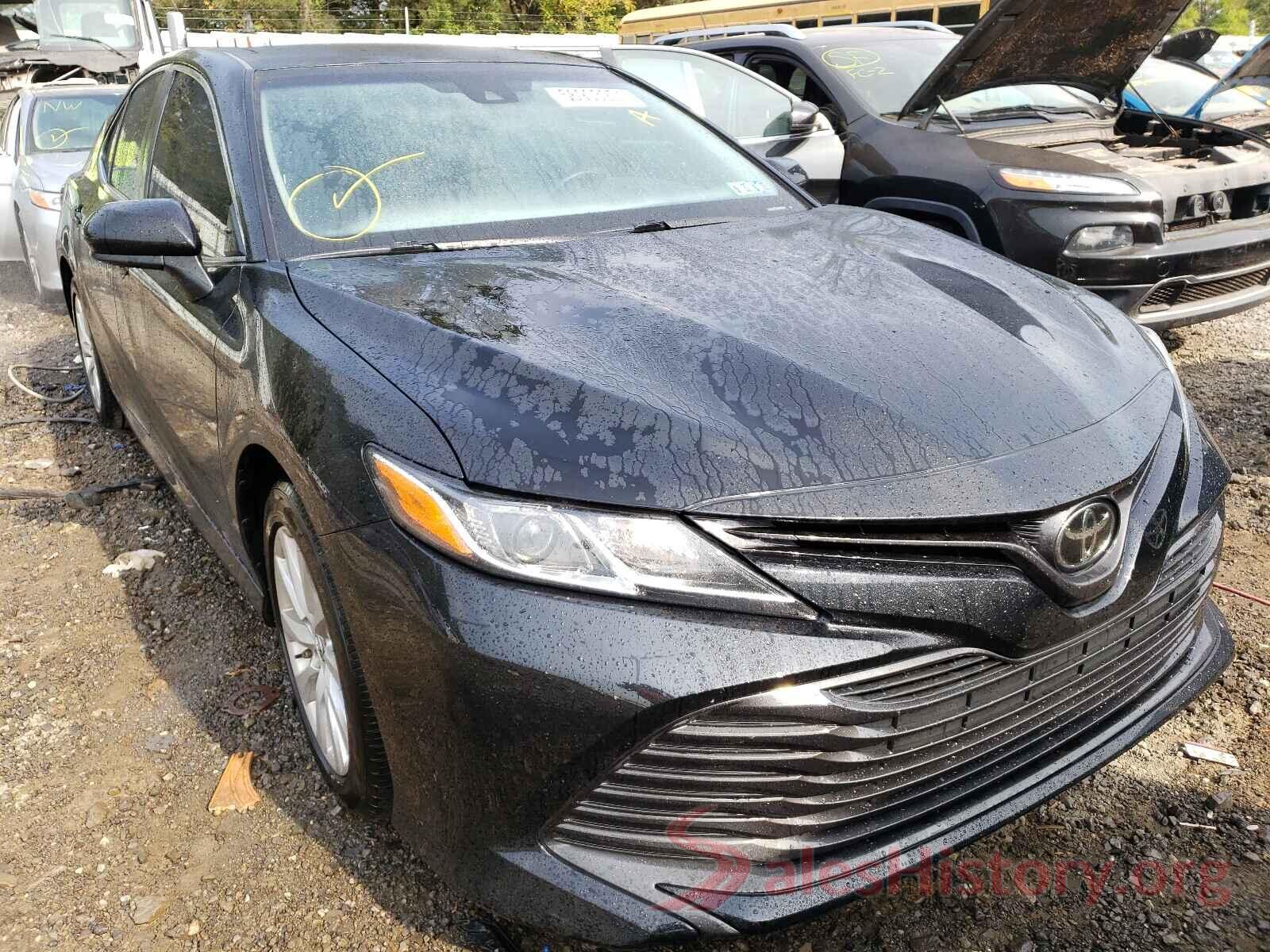 JTNB11HKXJ3040261 2018 TOYOTA CAMRY