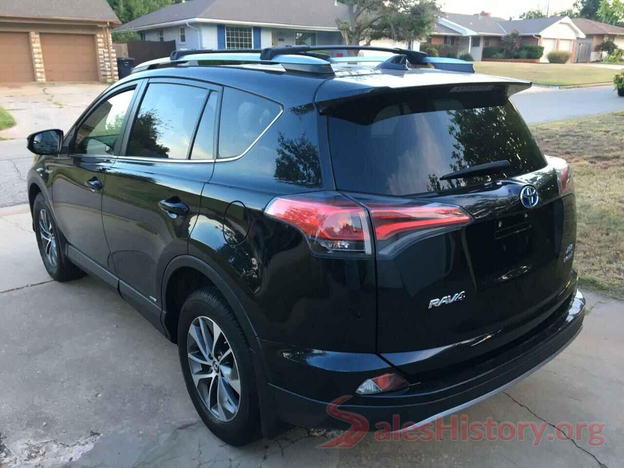 JTMRJREV0HD061463 2017 TOYOTA RAV4