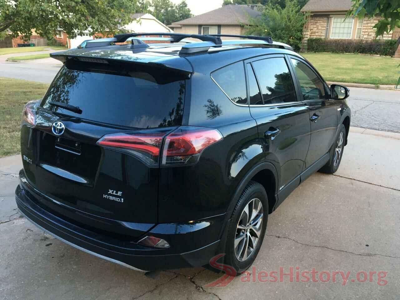 JTMRJREV0HD061463 2017 TOYOTA RAV4