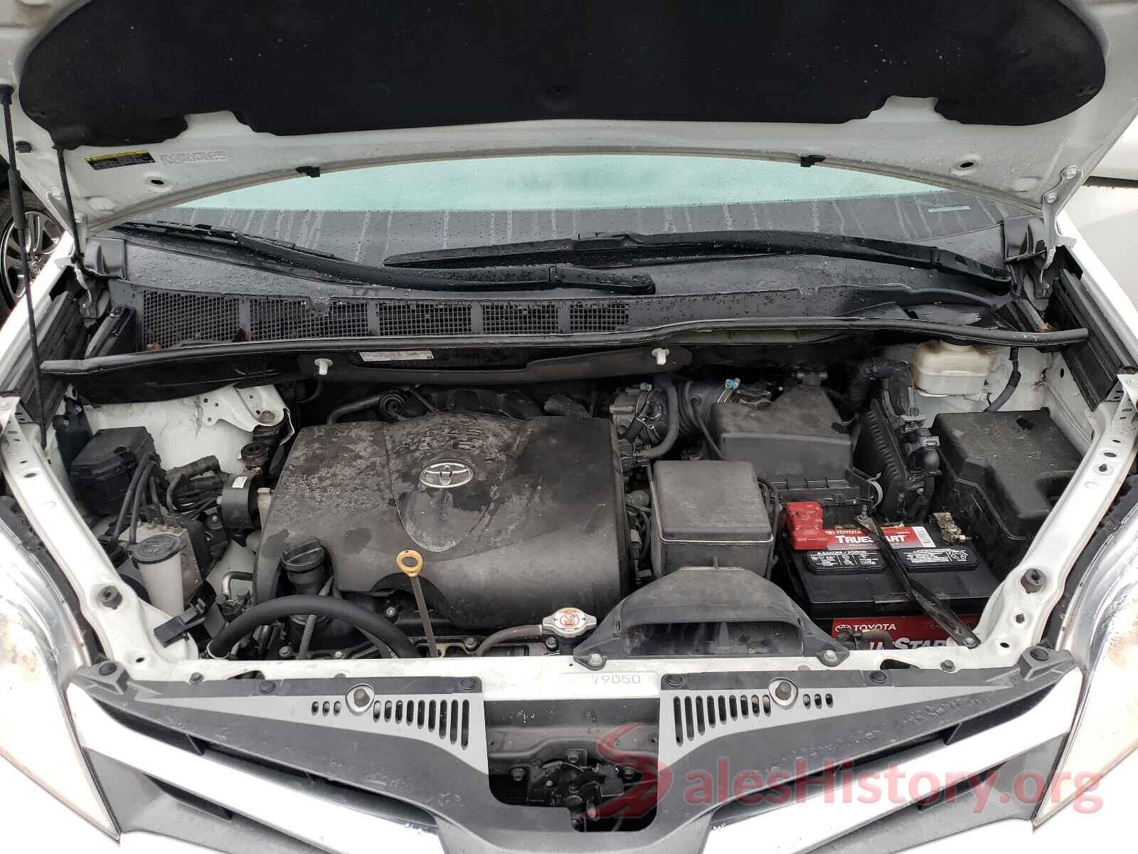 5TDDZ3DCXJS196041 2018 TOYOTA SIENNA