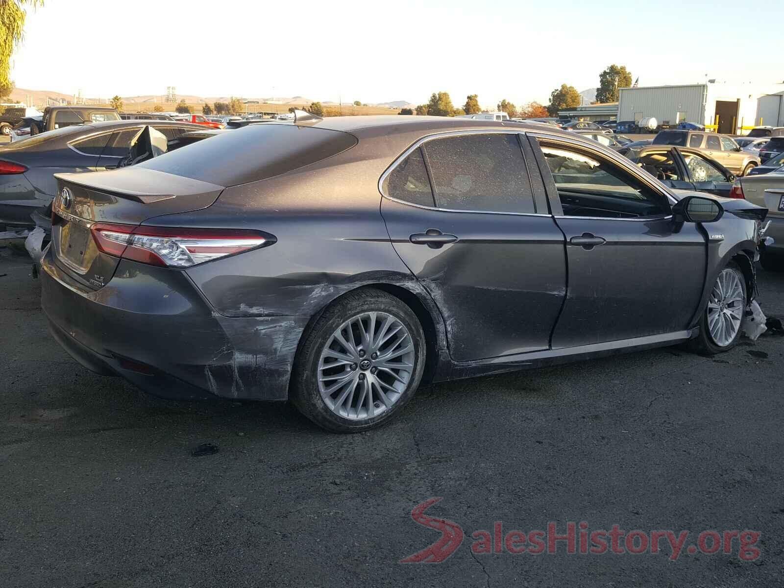 4T1B21HK7JU501035 2018 TOYOTA CAMRY