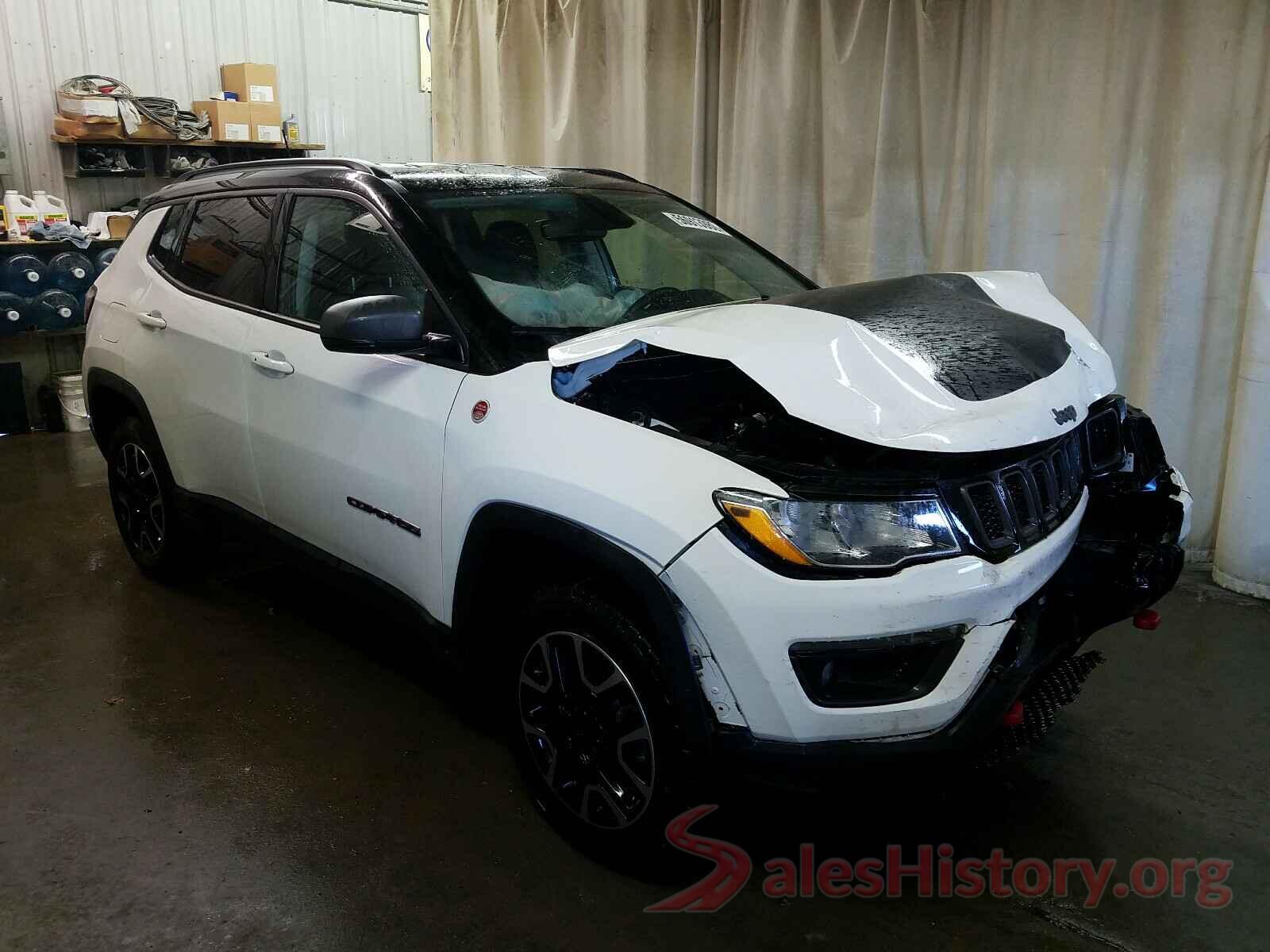 3C4NJDDB3KT733493 2019 JEEP COMPASS