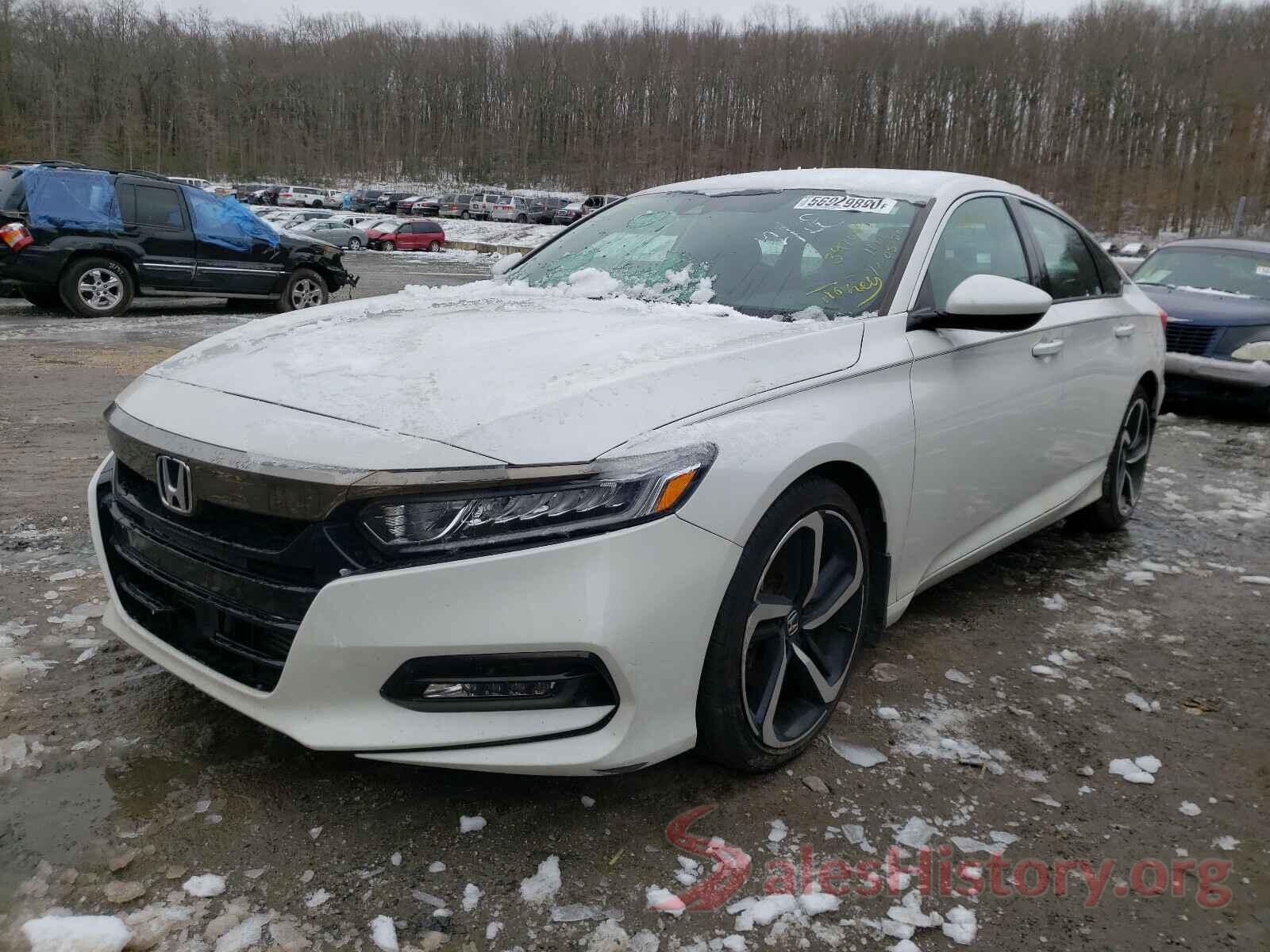 1HGCV1F33JA260542 2018 HONDA ACCORD