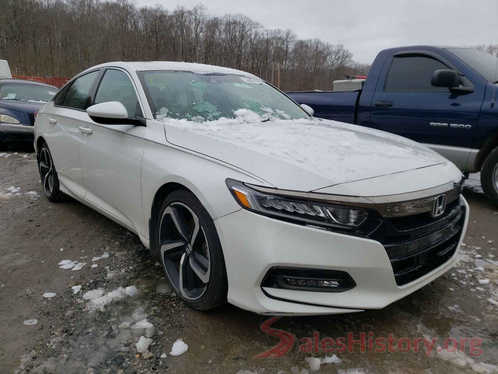 1HGCV1F33JA260542 2018 HONDA ACCORD