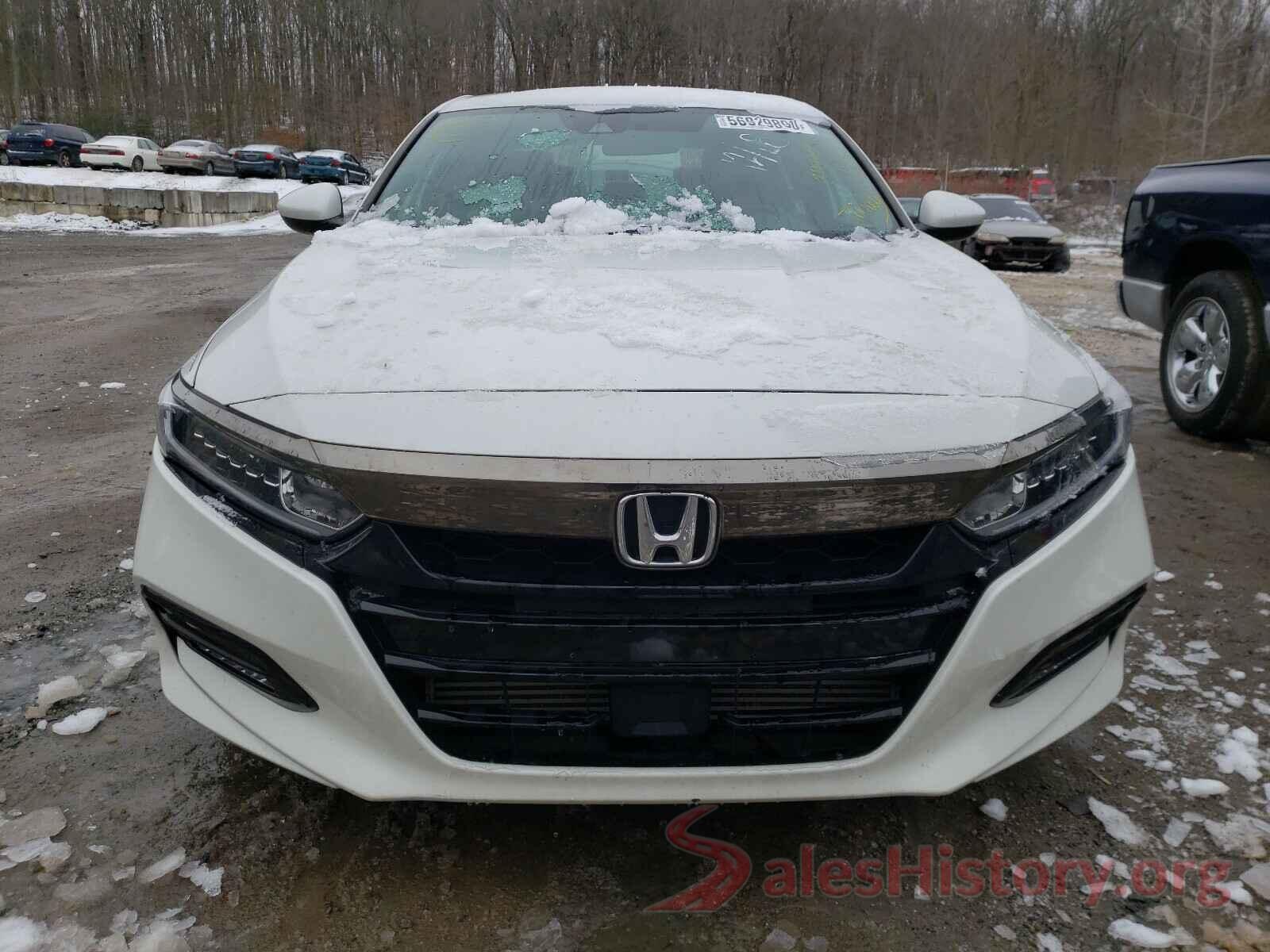 1HGCV1F33JA260542 2018 HONDA ACCORD