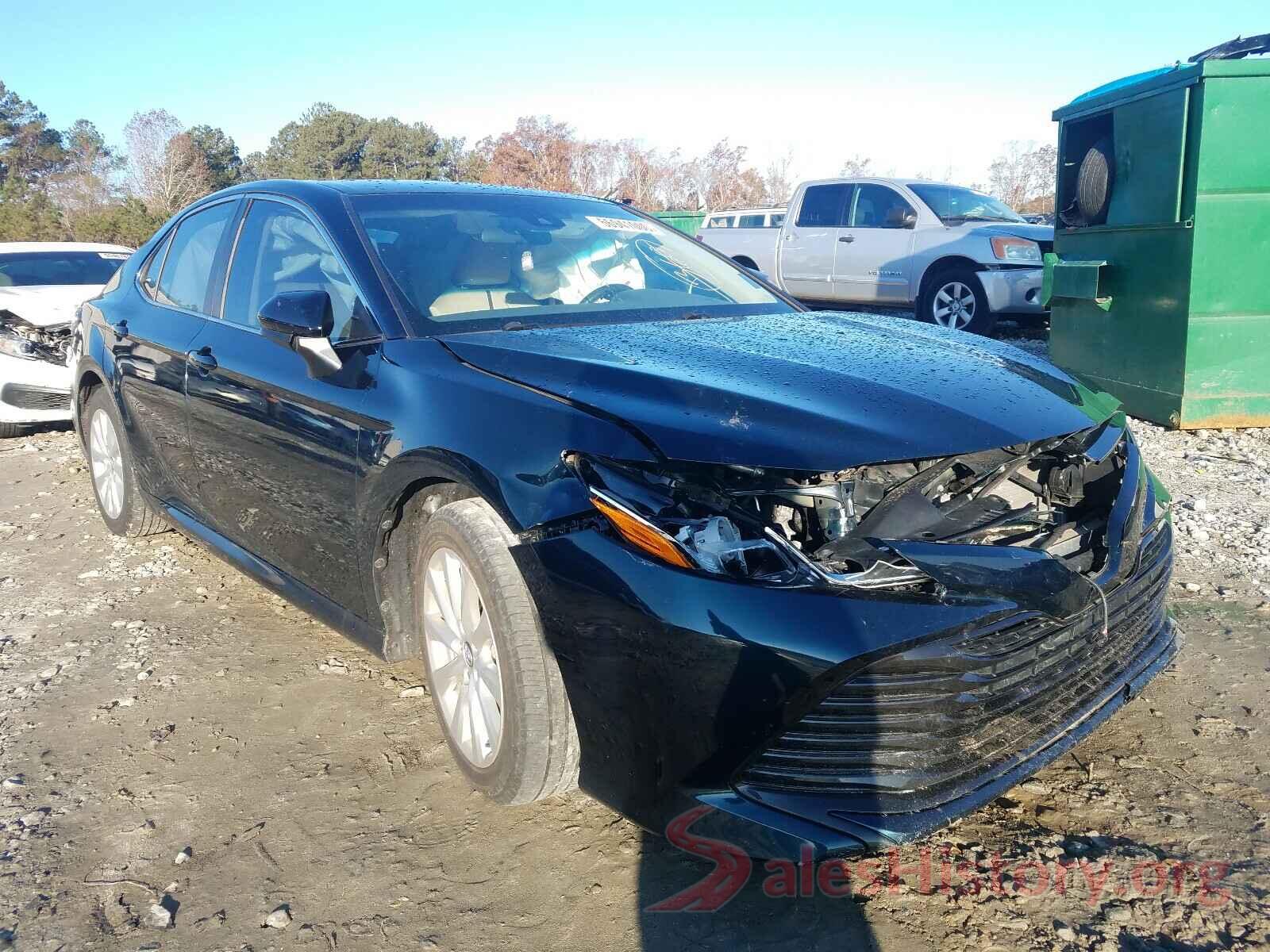 4T1B11HK4JU533976 2018 TOYOTA CAMRY