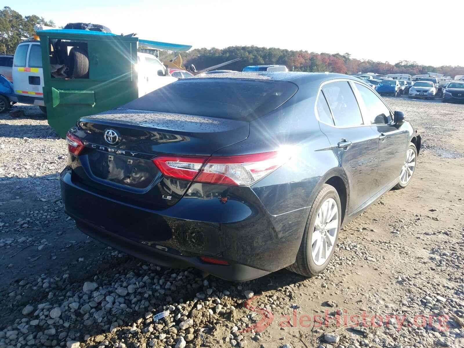 4T1B11HK4JU533976 2018 TOYOTA CAMRY