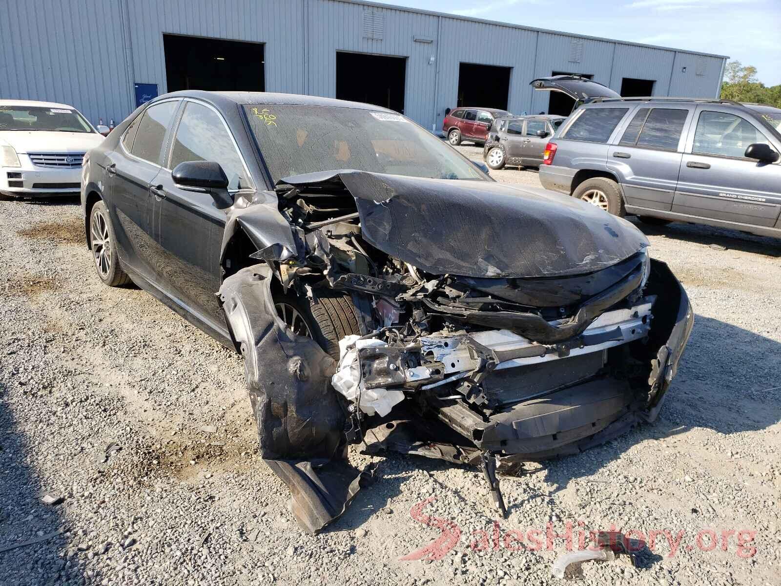 4T1B11HK8JU025302 2018 TOYOTA CAMRY