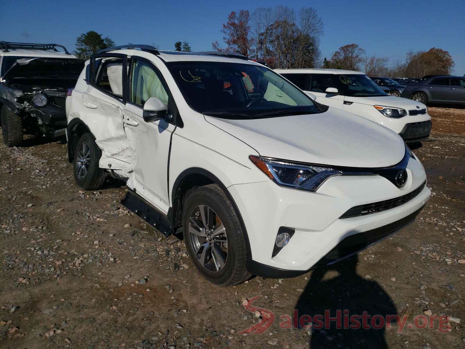 JTMRFREV3HJ173046 2017 TOYOTA RAV4