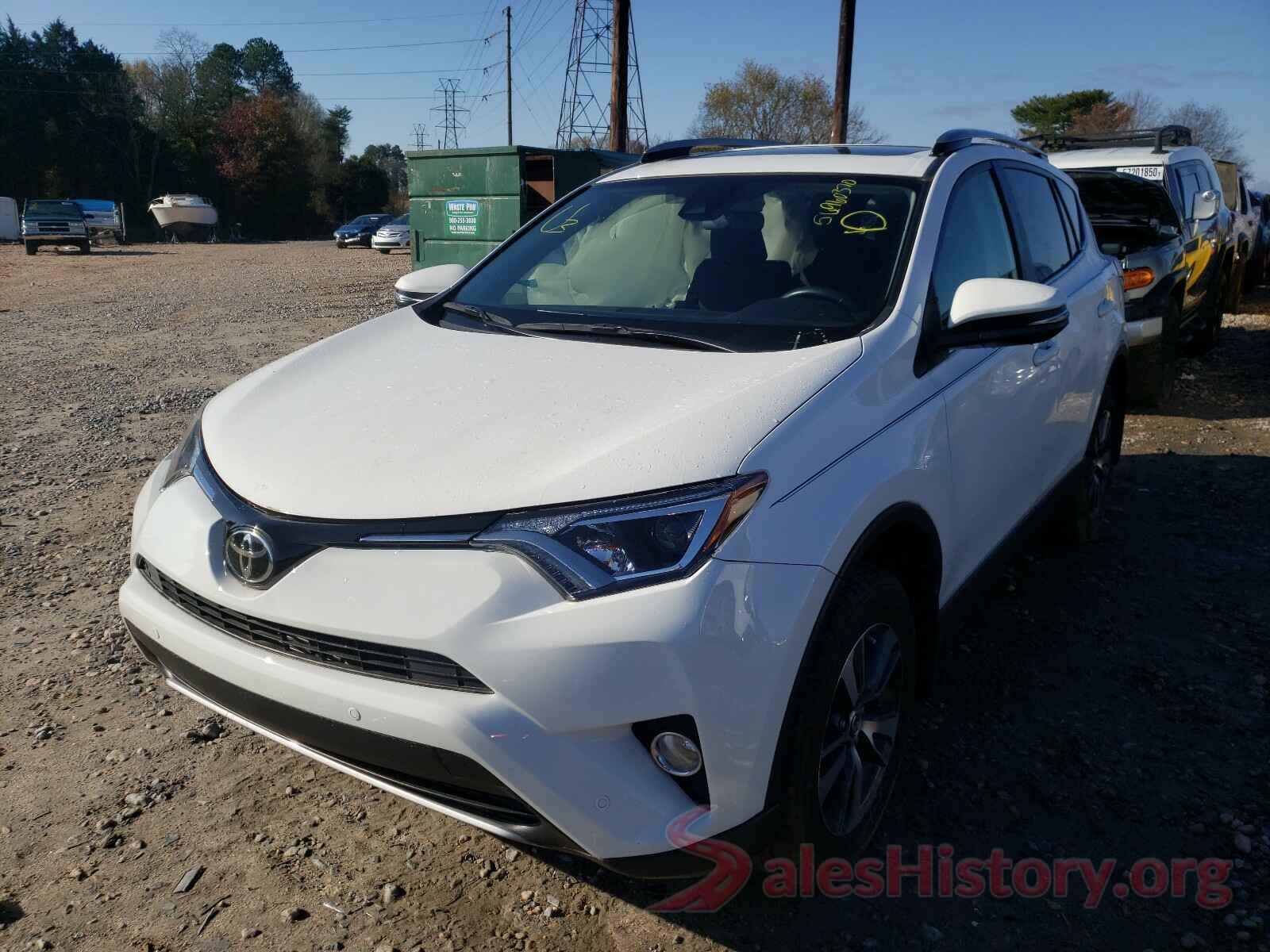 JTMRFREV3HJ173046 2017 TOYOTA RAV4