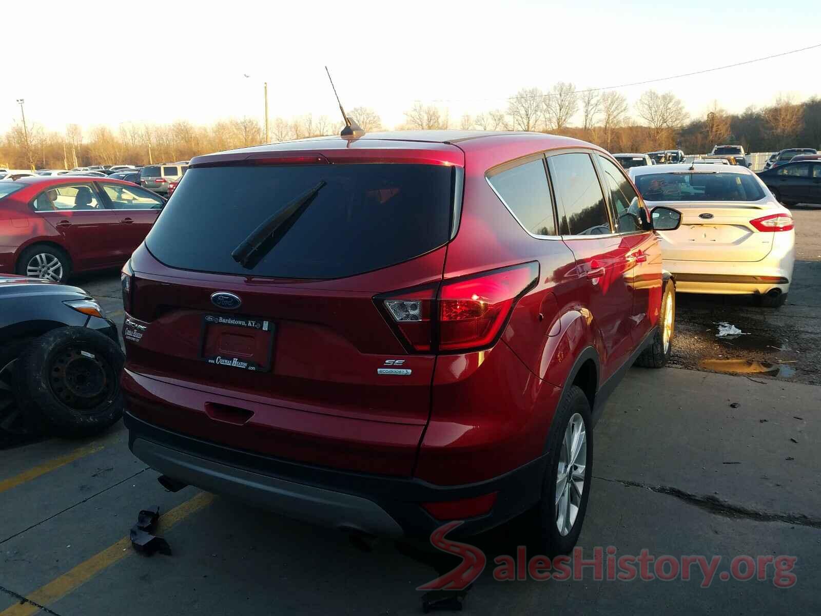 1FMCU0GD6KUA95584 2019 FORD ESCAPE