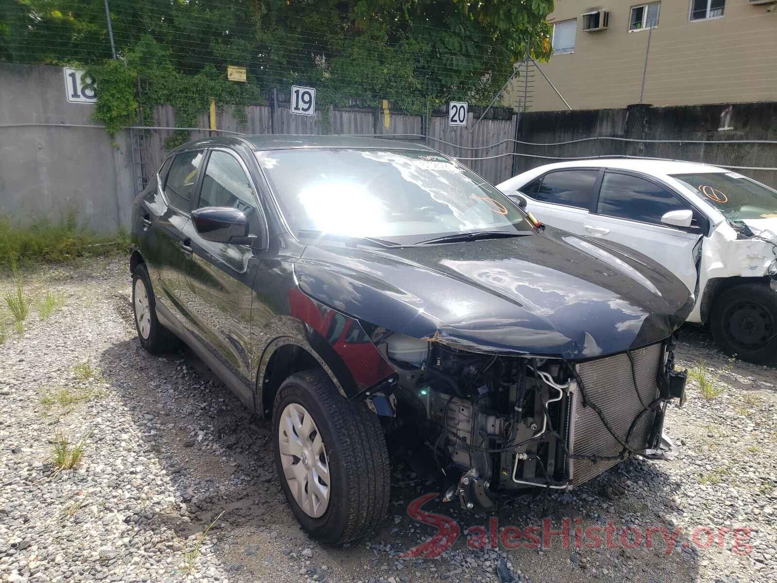 JN1BJ1CP1JW103014 2018 NISSAN ROGUE