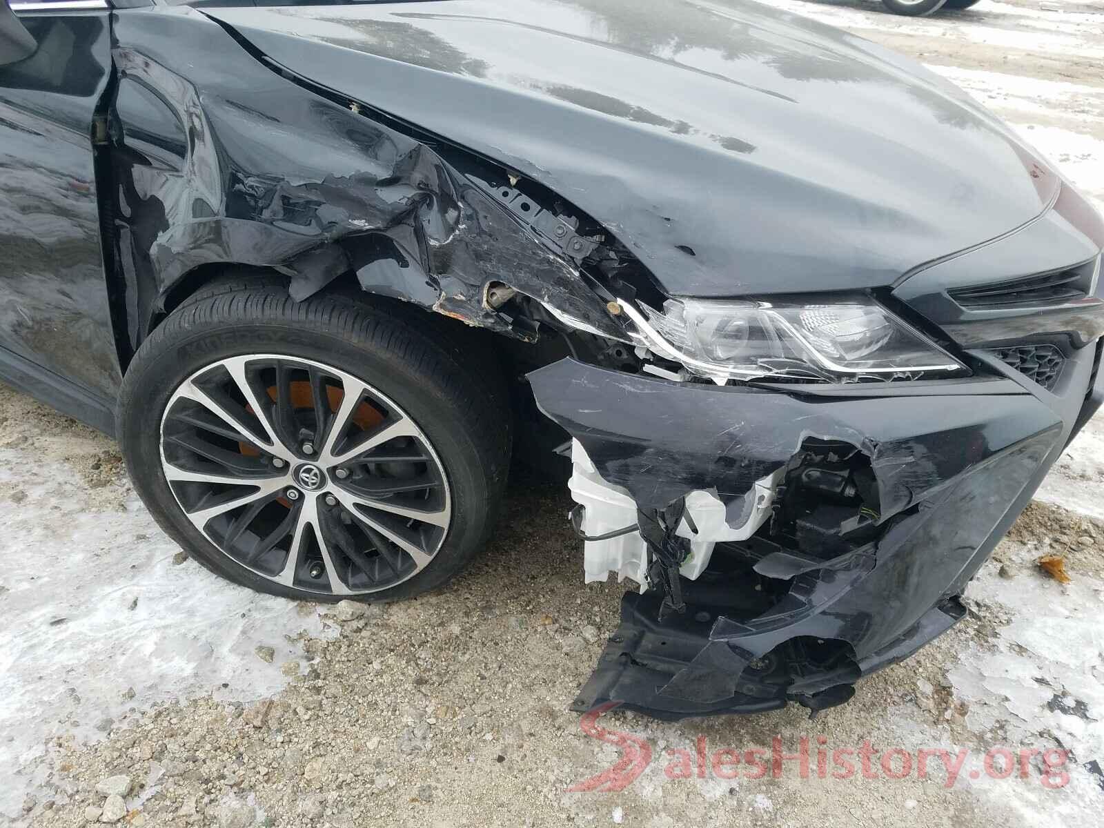 4T1B11HK4JU137451 2018 TOYOTA CAMRY