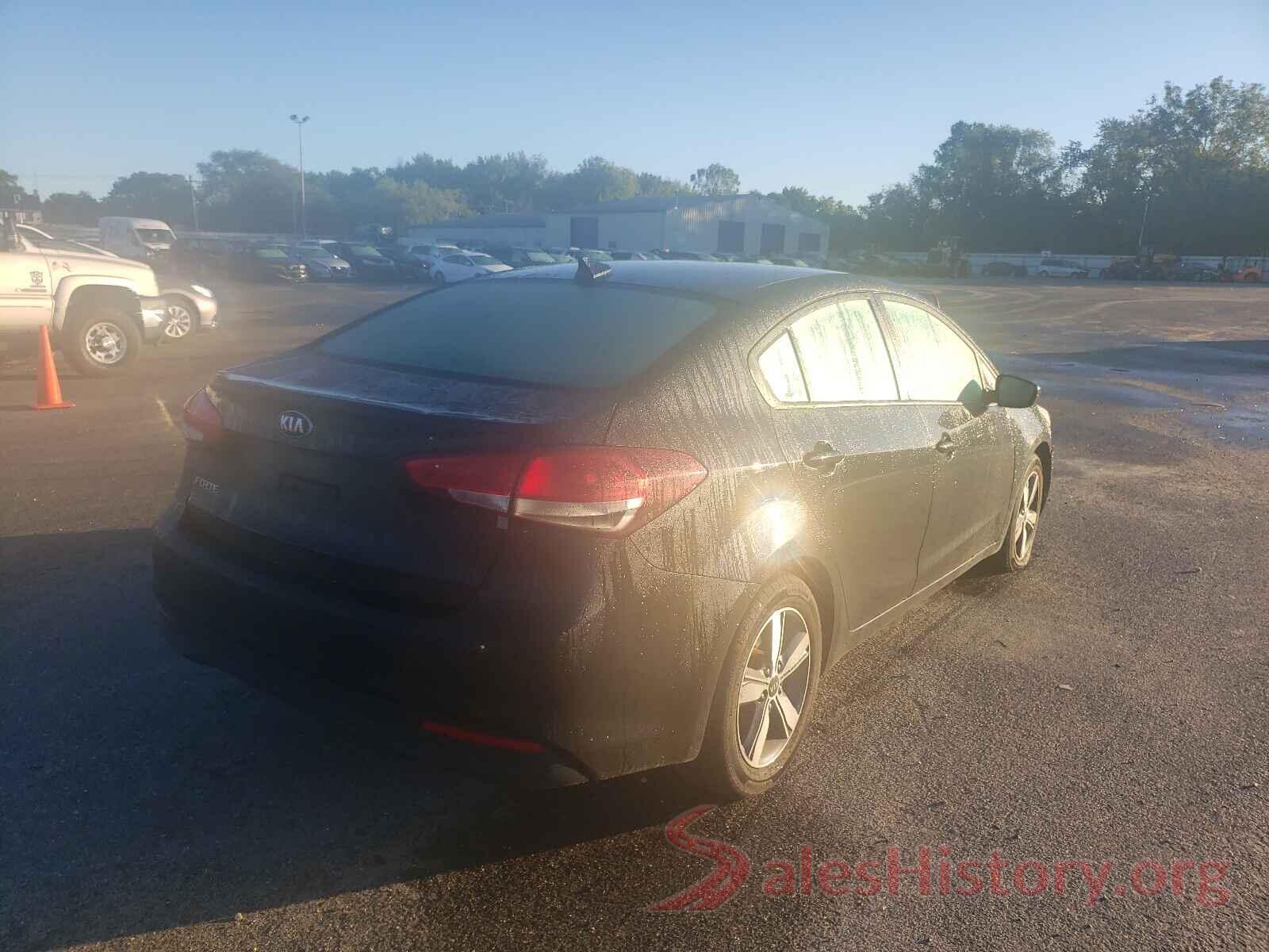 3KPFL4A78JE273216 2018 KIA FORTE