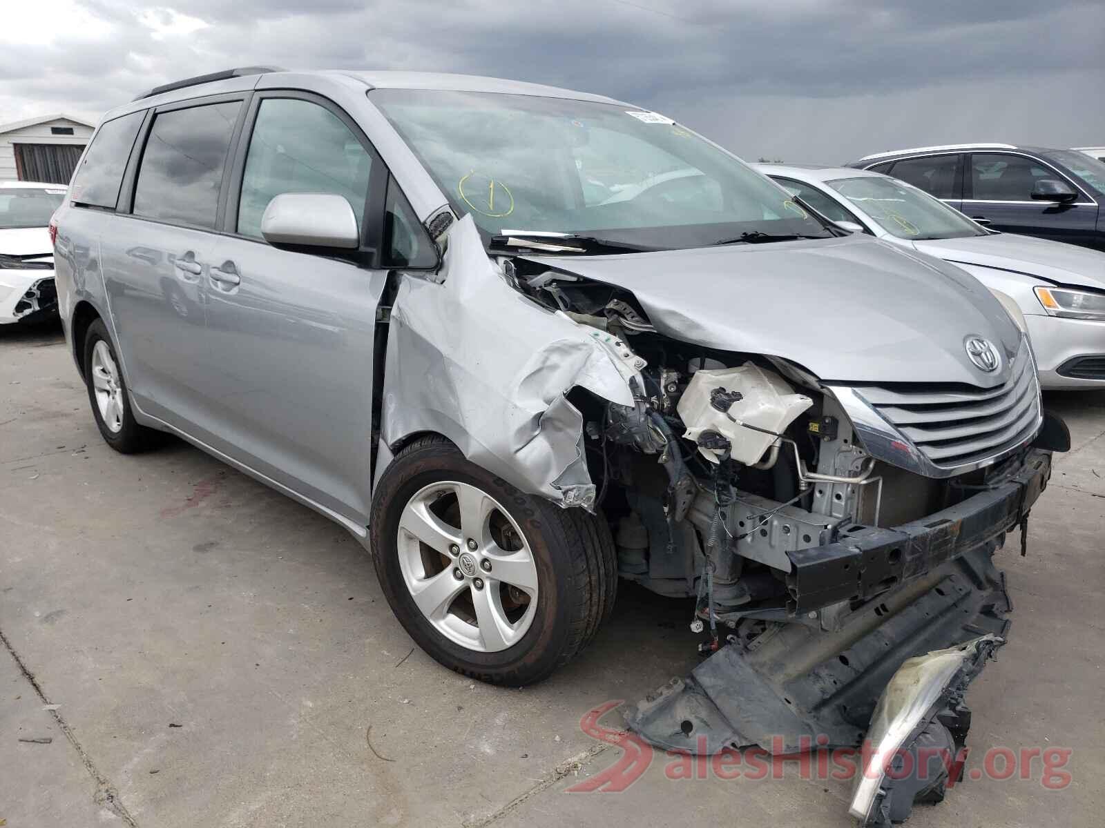 5TDKZ3DC0HS842821 2017 TOYOTA SIENNA