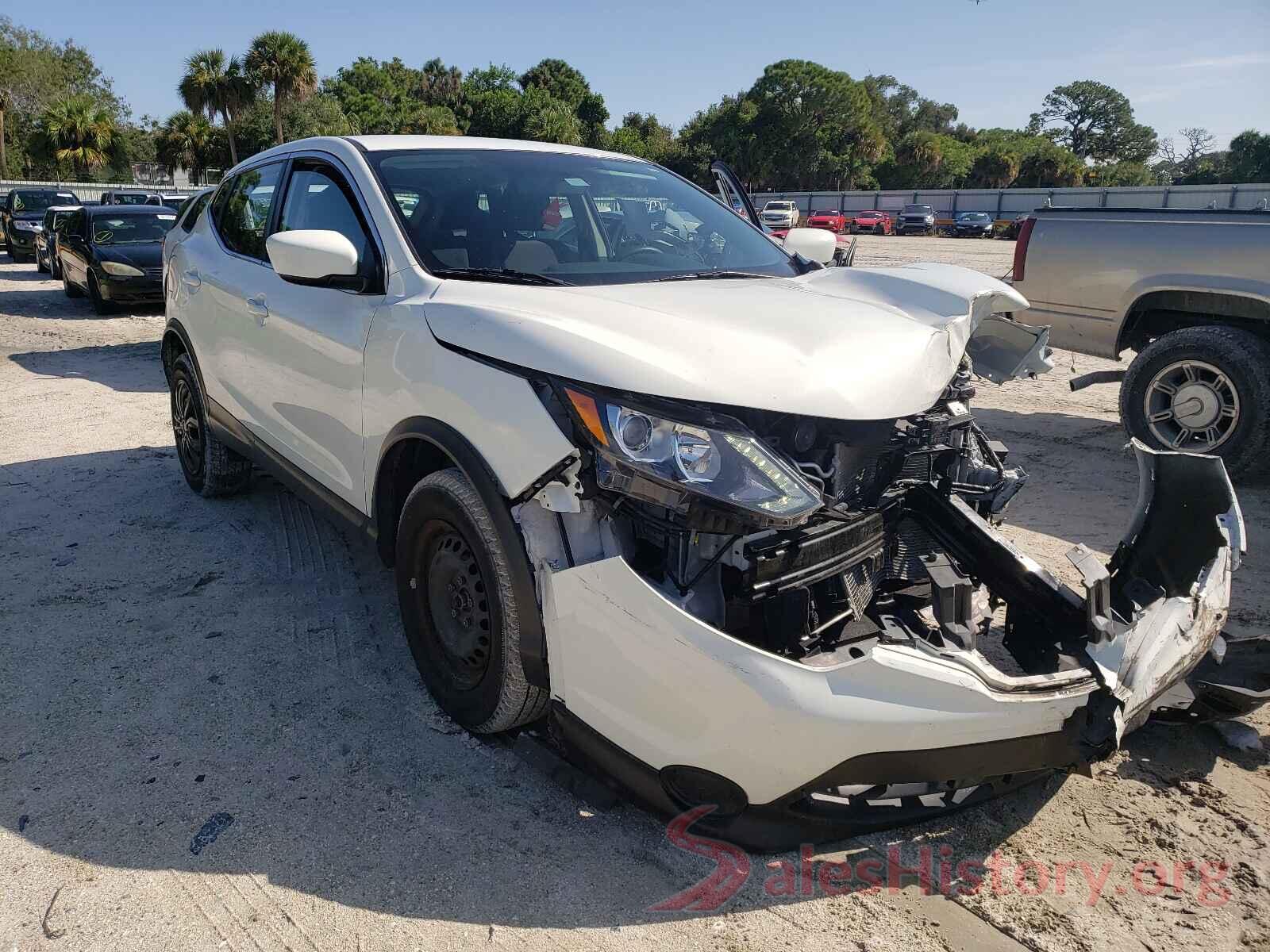 JN1BJ1CP2JW157034 2018 NISSAN ROGUE