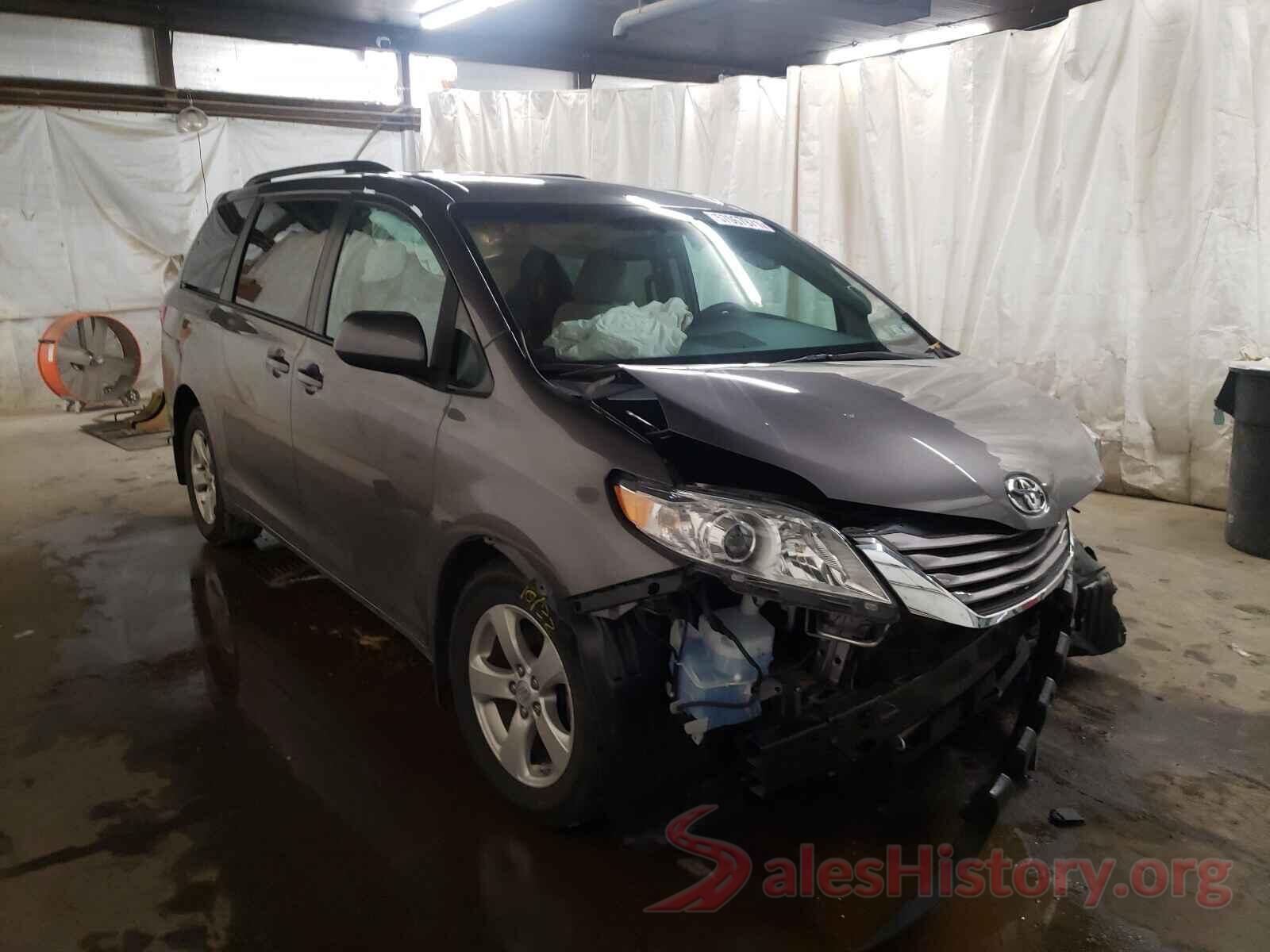 5TDKZ3DC4HS882304 2017 TOYOTA SIENNA