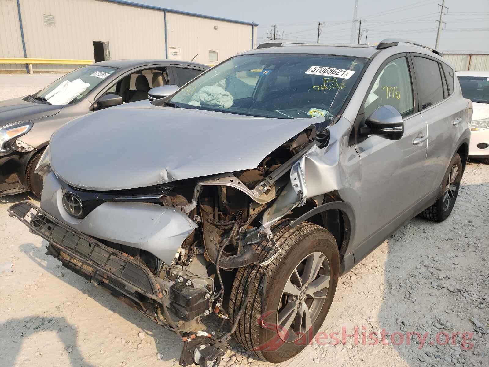 2T3RFREV6JW740812 2018 TOYOTA RAV4