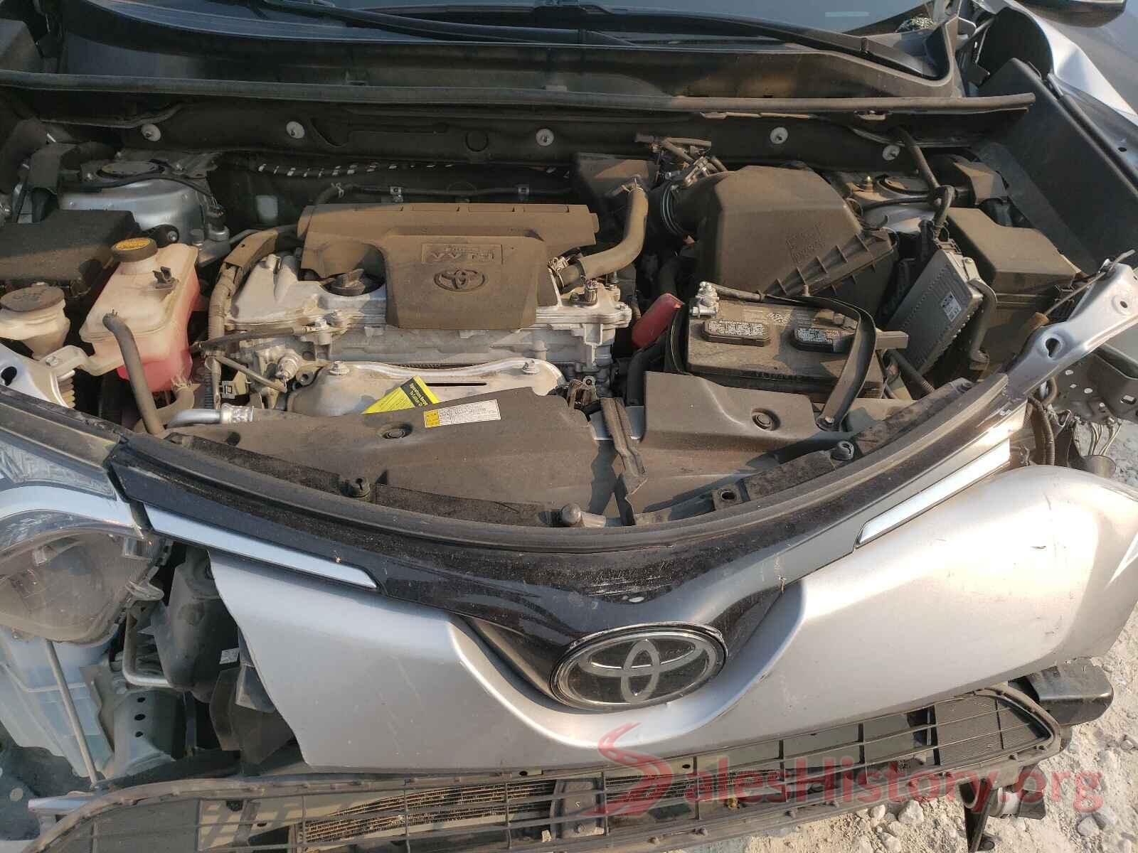 2T3RFREV6JW740812 2018 TOYOTA RAV4