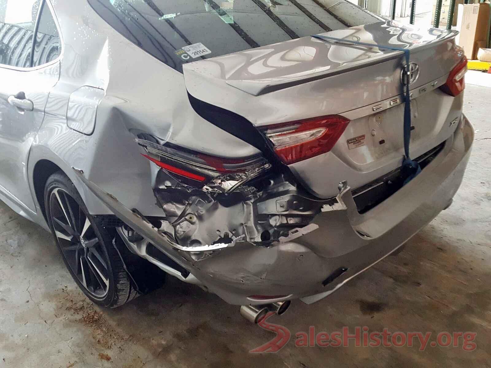 4T1B61HK1JU561798 2018 TOYOTA CAMRY