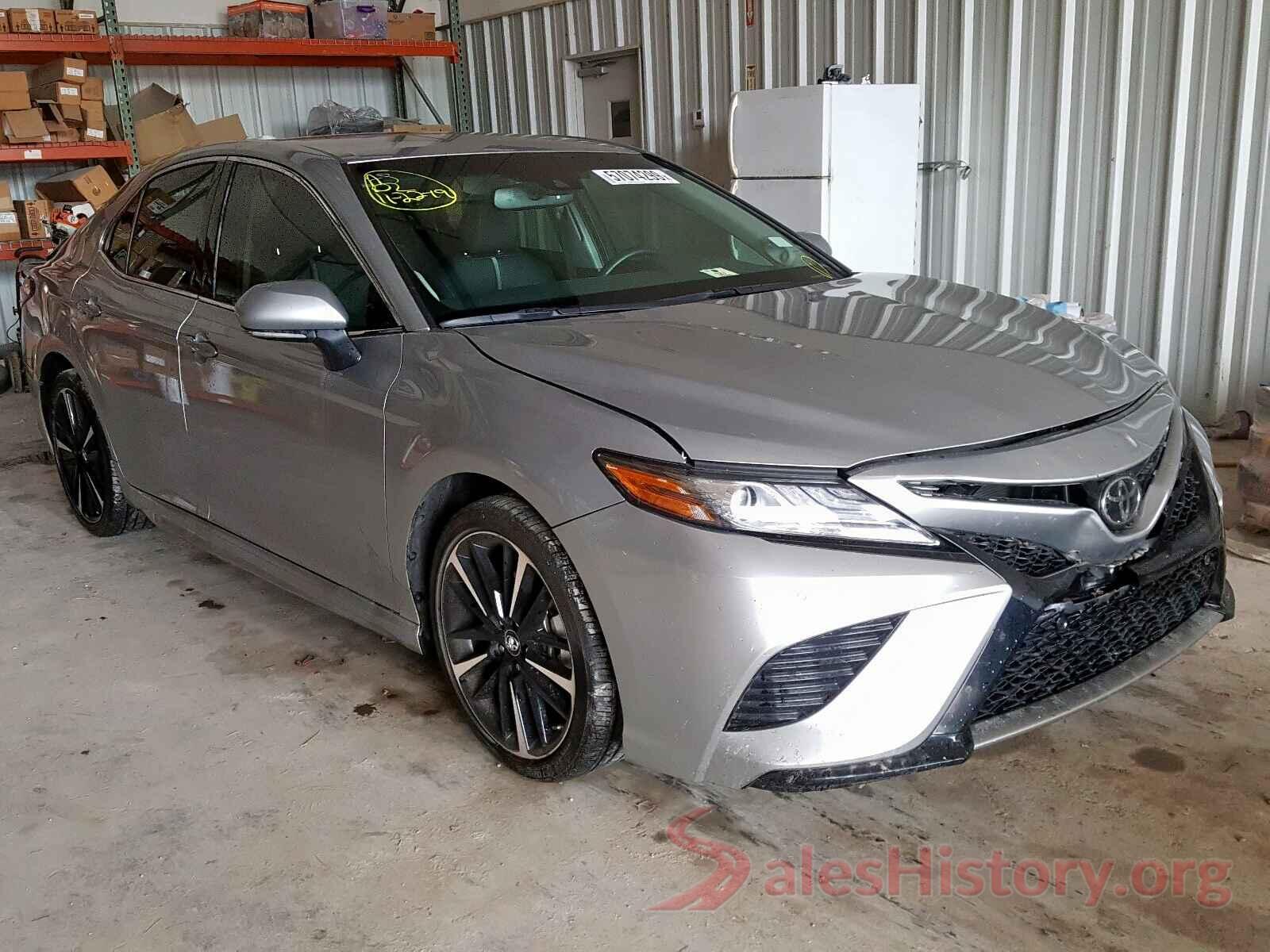 4T1B61HK1JU561798 2018 TOYOTA CAMRY