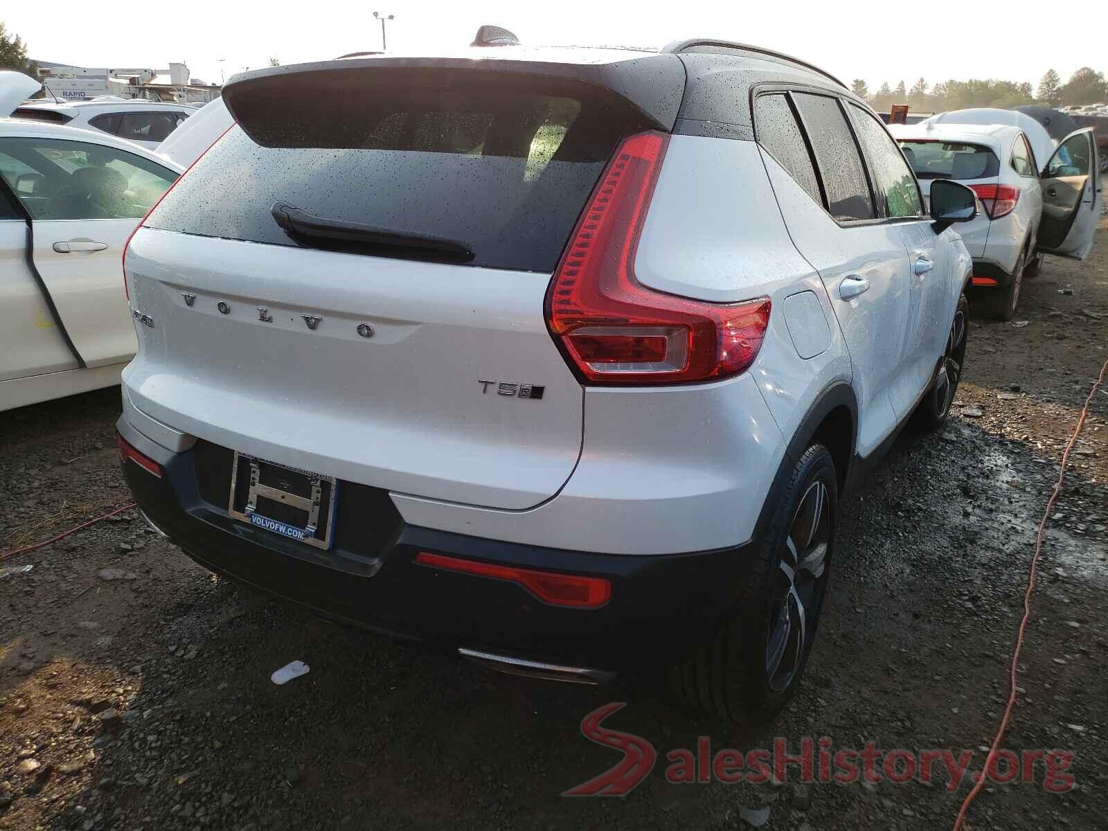 YV4162UM2L2193320 2020 VOLVO XC40