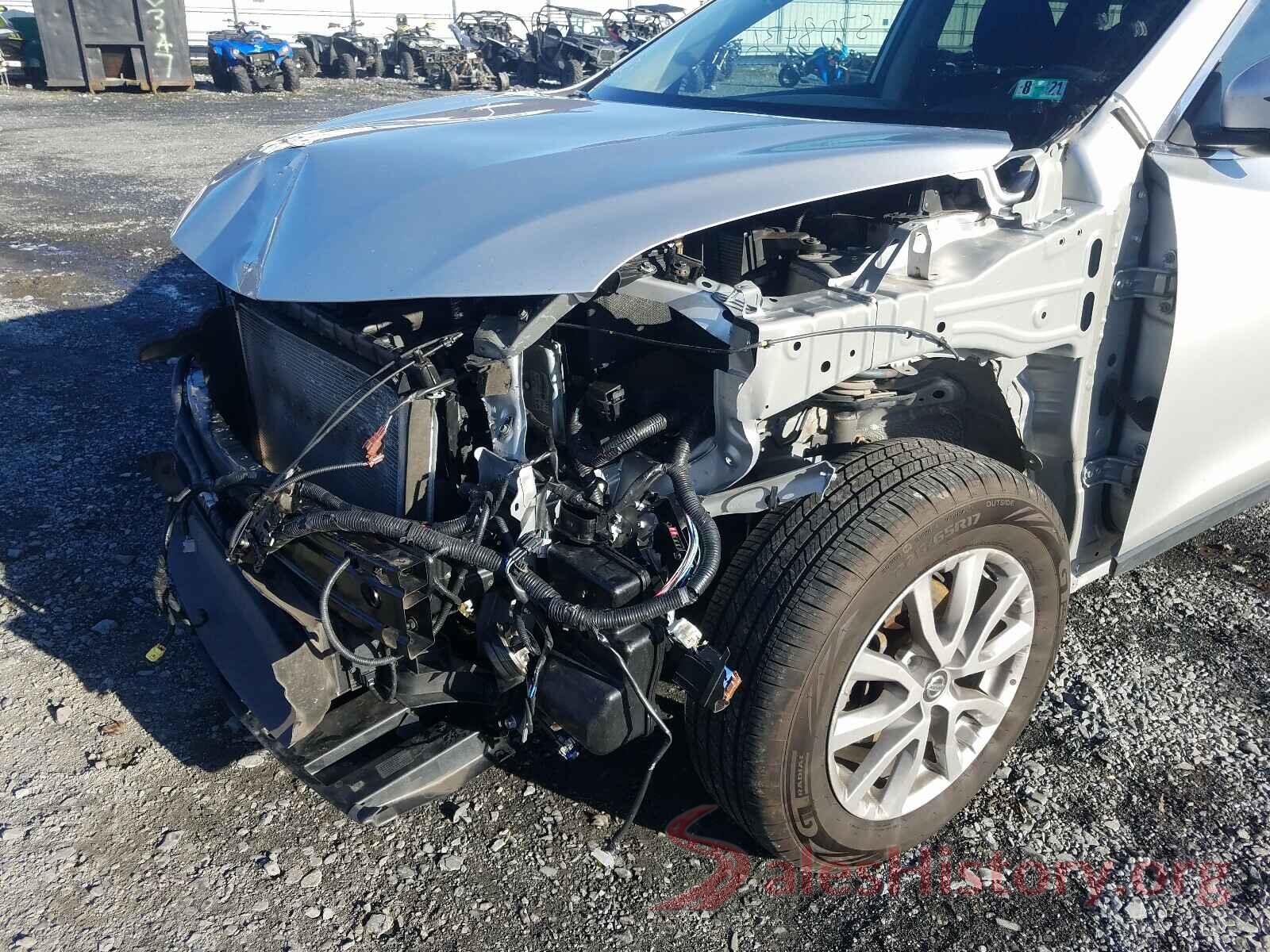 KNMAT2MV0JP542267 2018 NISSAN ROGUE