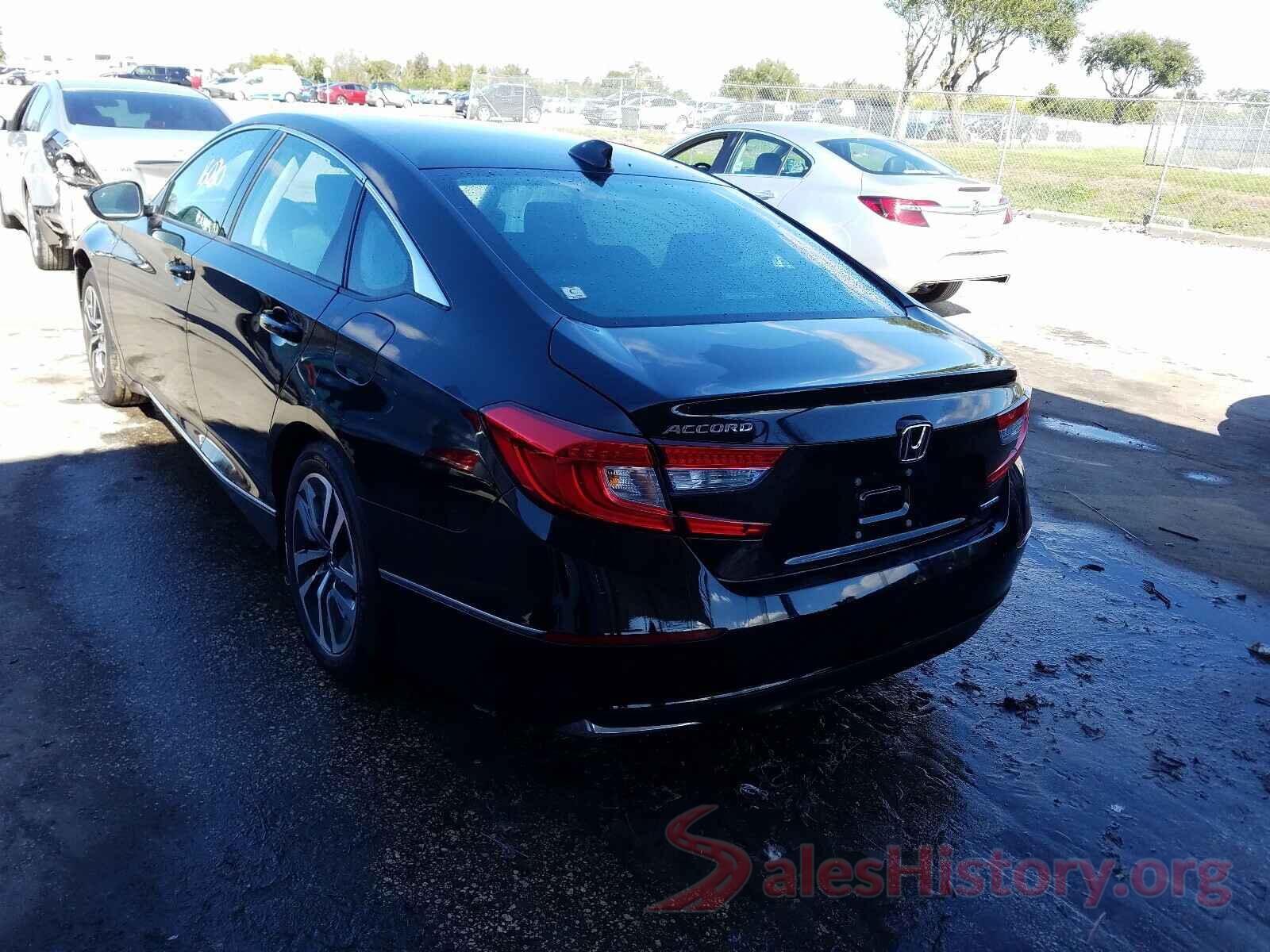 1HGCV3F43JA012070 2018 HONDA ACCORD