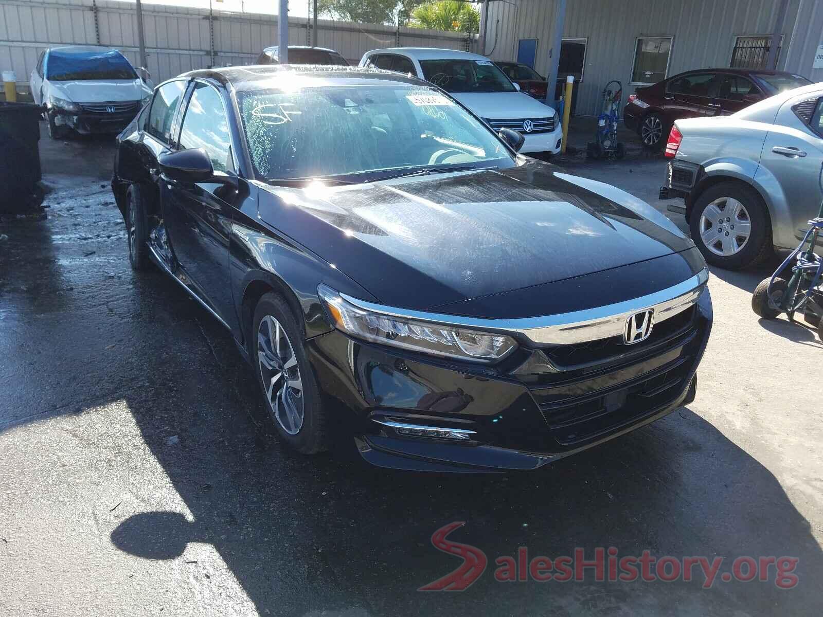 1HGCV3F43JA012070 2018 HONDA ACCORD