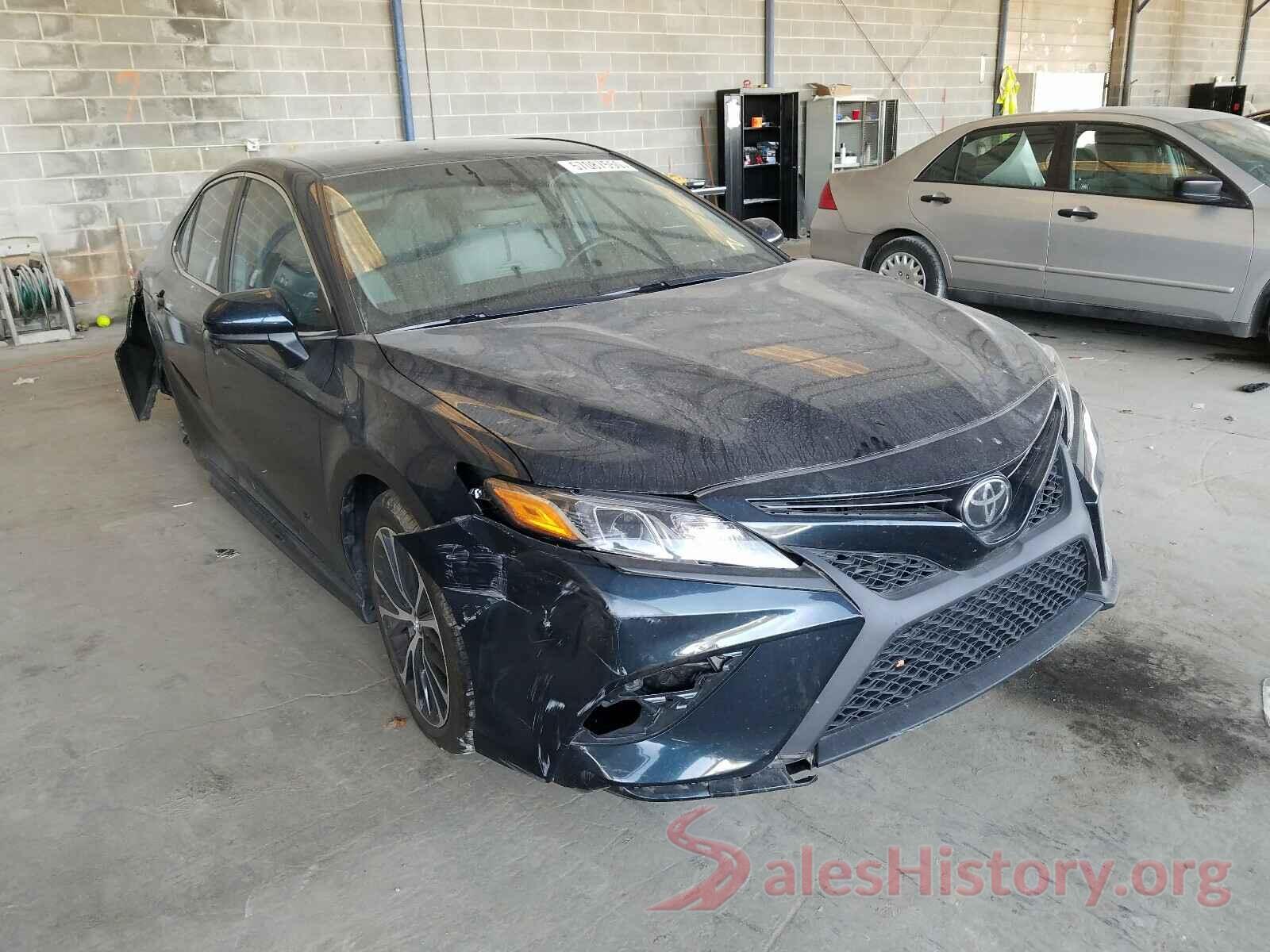 4T1B11HKXJU608857 2018 TOYOTA CAMRY